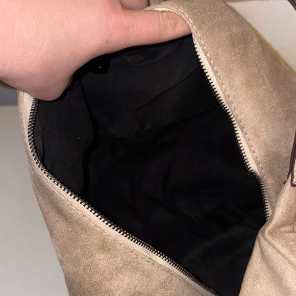 Chic Beige suede Hobo Bag NWOT - Picture 7 of 7
